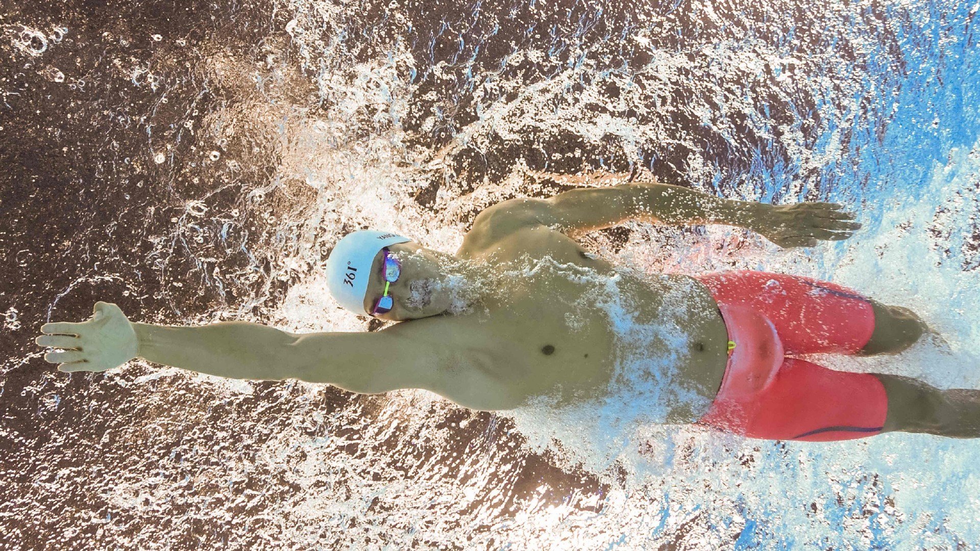 中国香港队赛制发展:如何优化整体团队战术应对复杂局面,香港的比赛